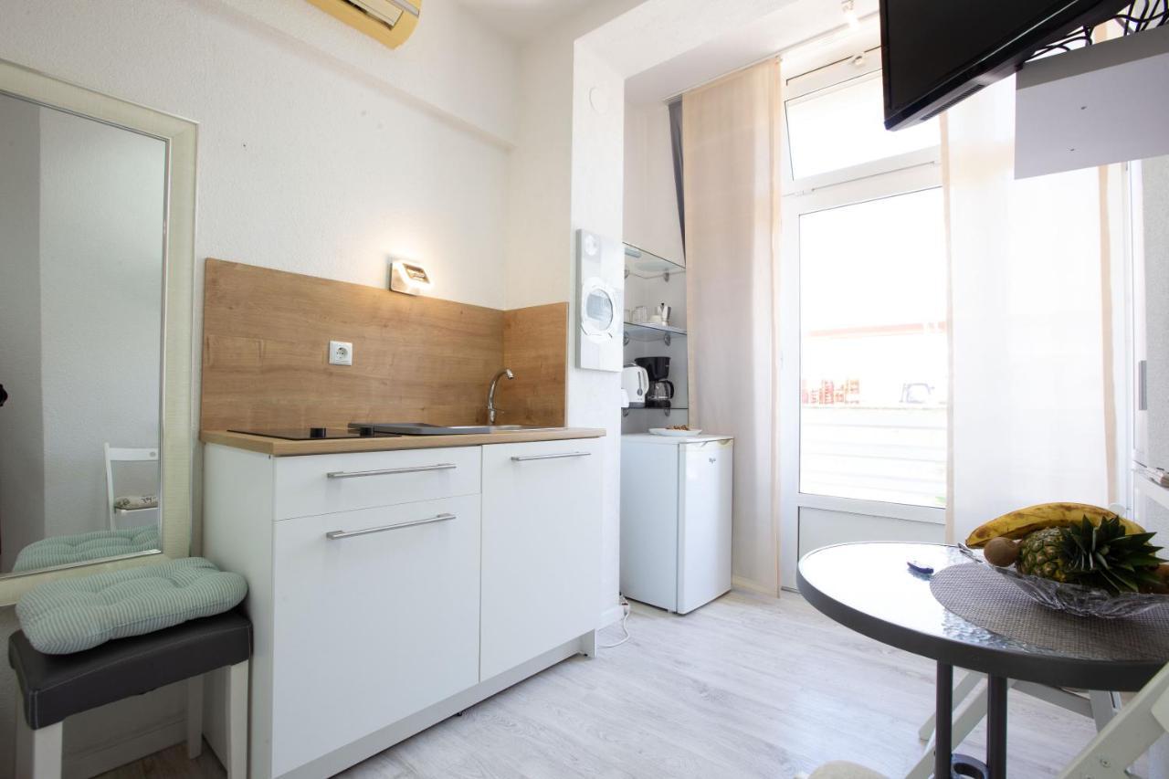 Lilly Studio Apartments Задар Экстерьер фото